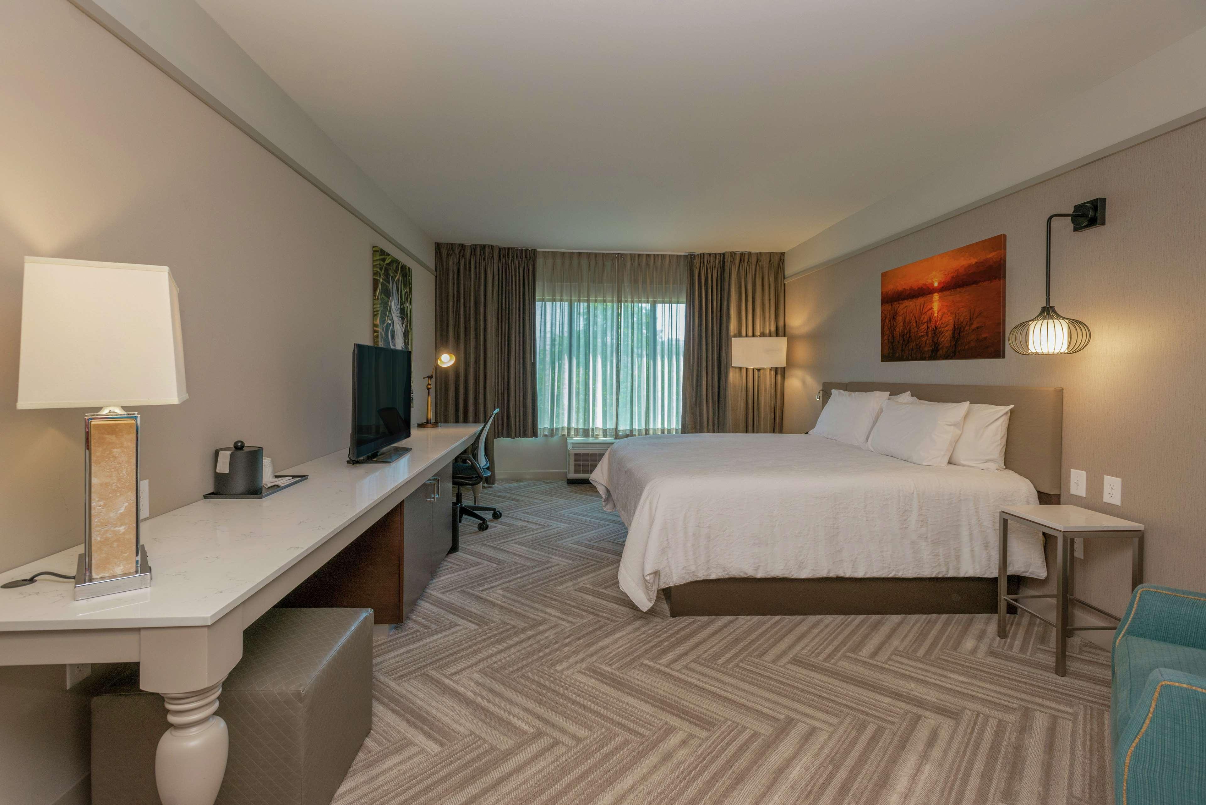 Hilton Garden Inn Mobile Downtown Exterior photo