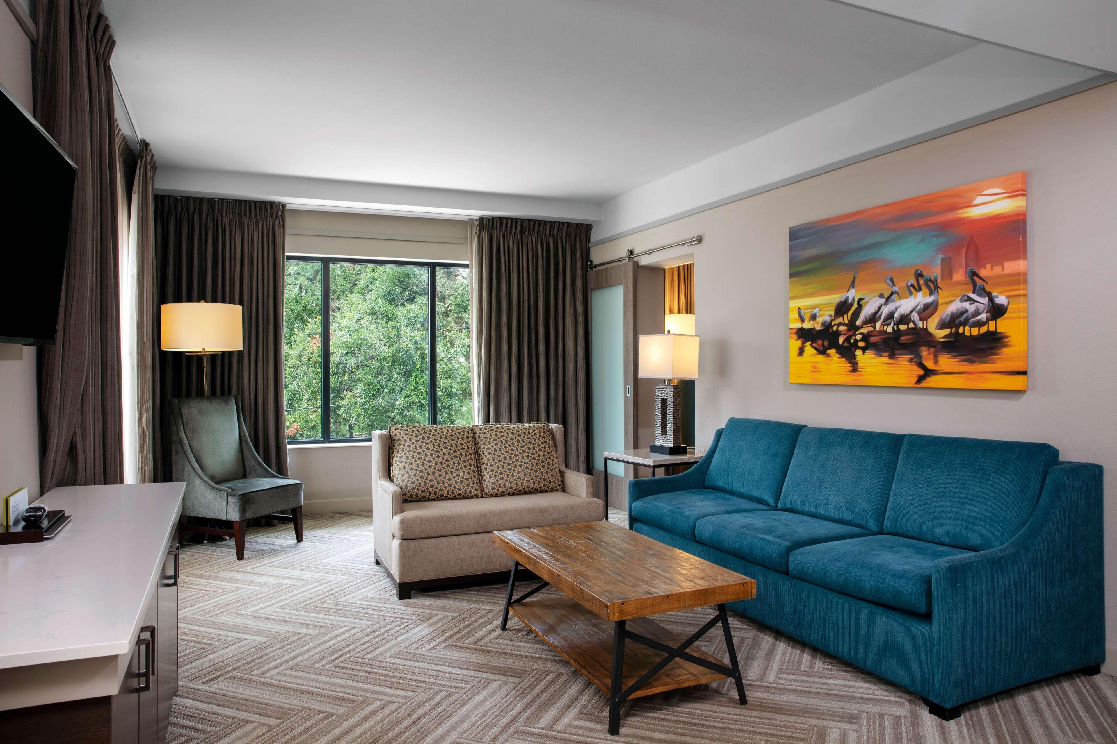Hilton Garden Inn Mobile Downtown Exterior photo