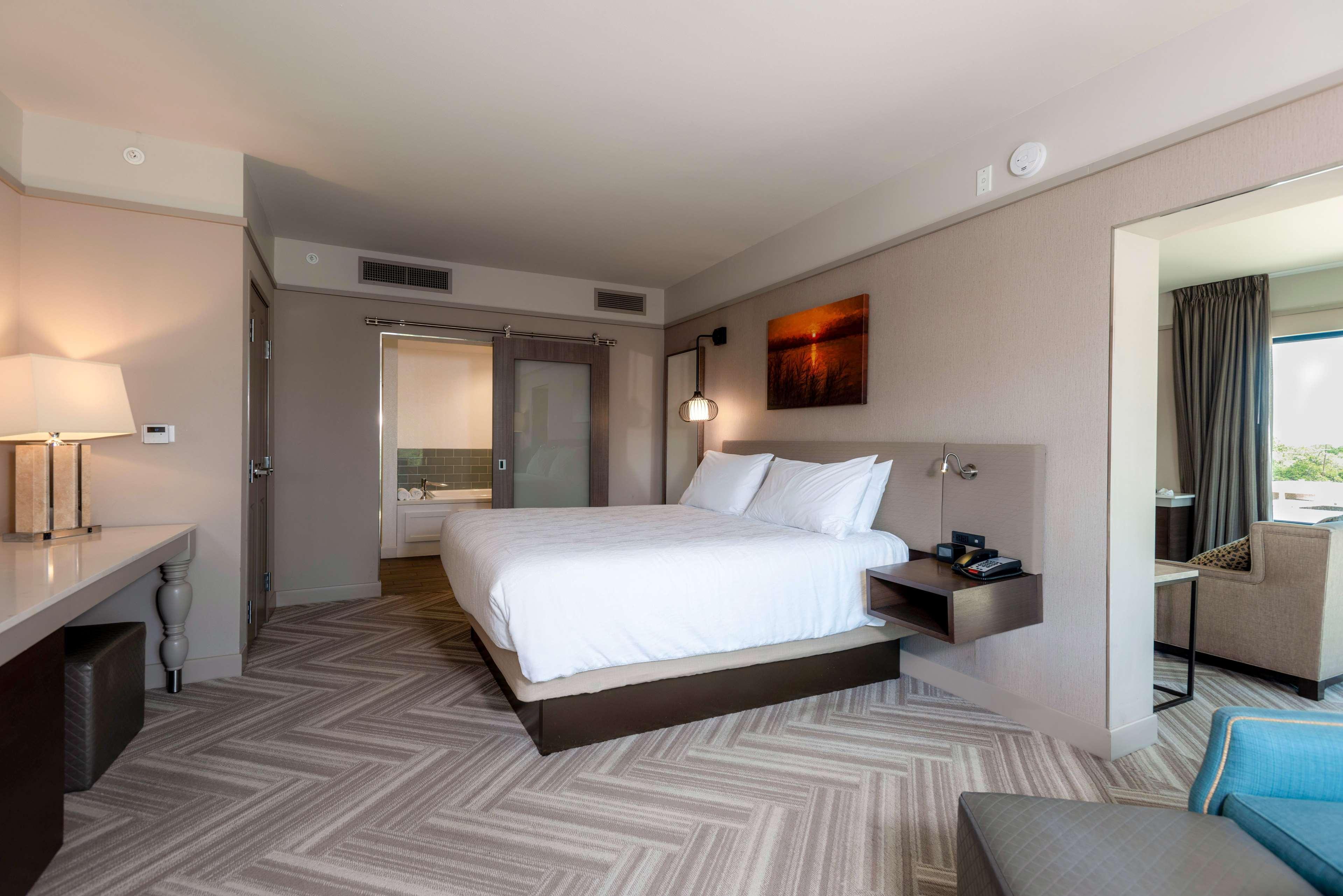 Hilton Garden Inn Mobile Downtown Exterior photo