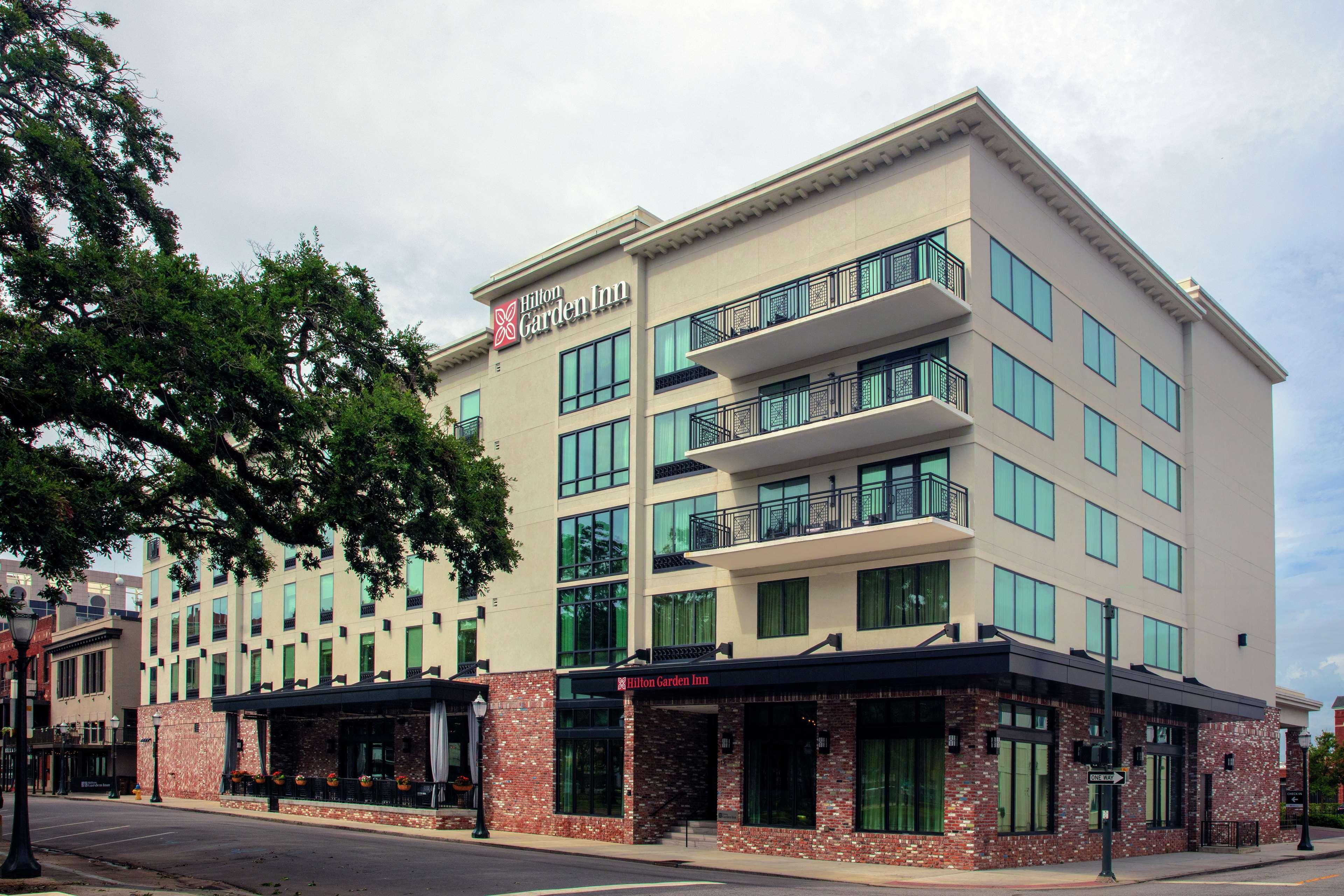 Hilton Garden Inn Mobile Downtown Exterior photo