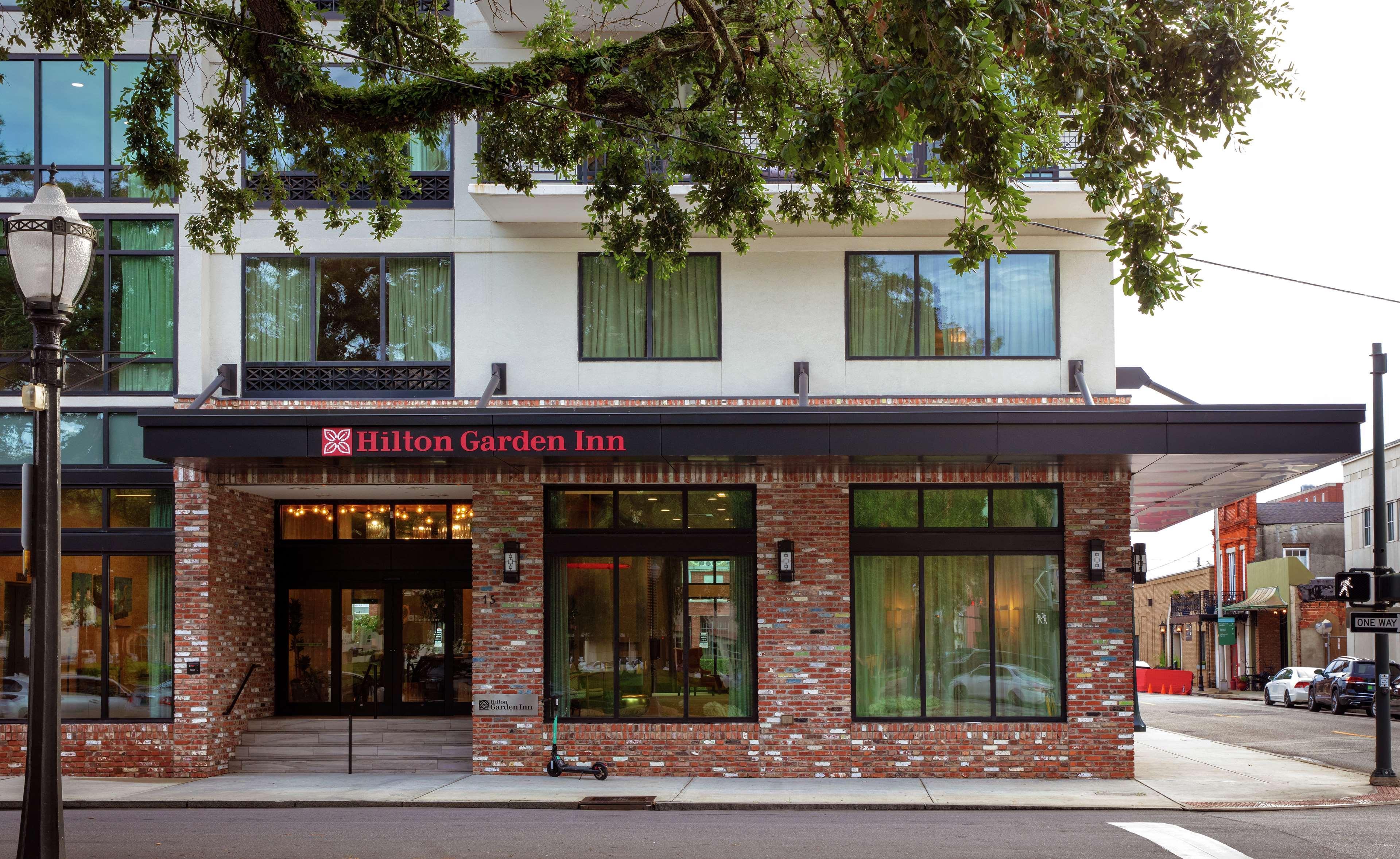 Hilton Garden Inn Mobile Downtown Exterior photo